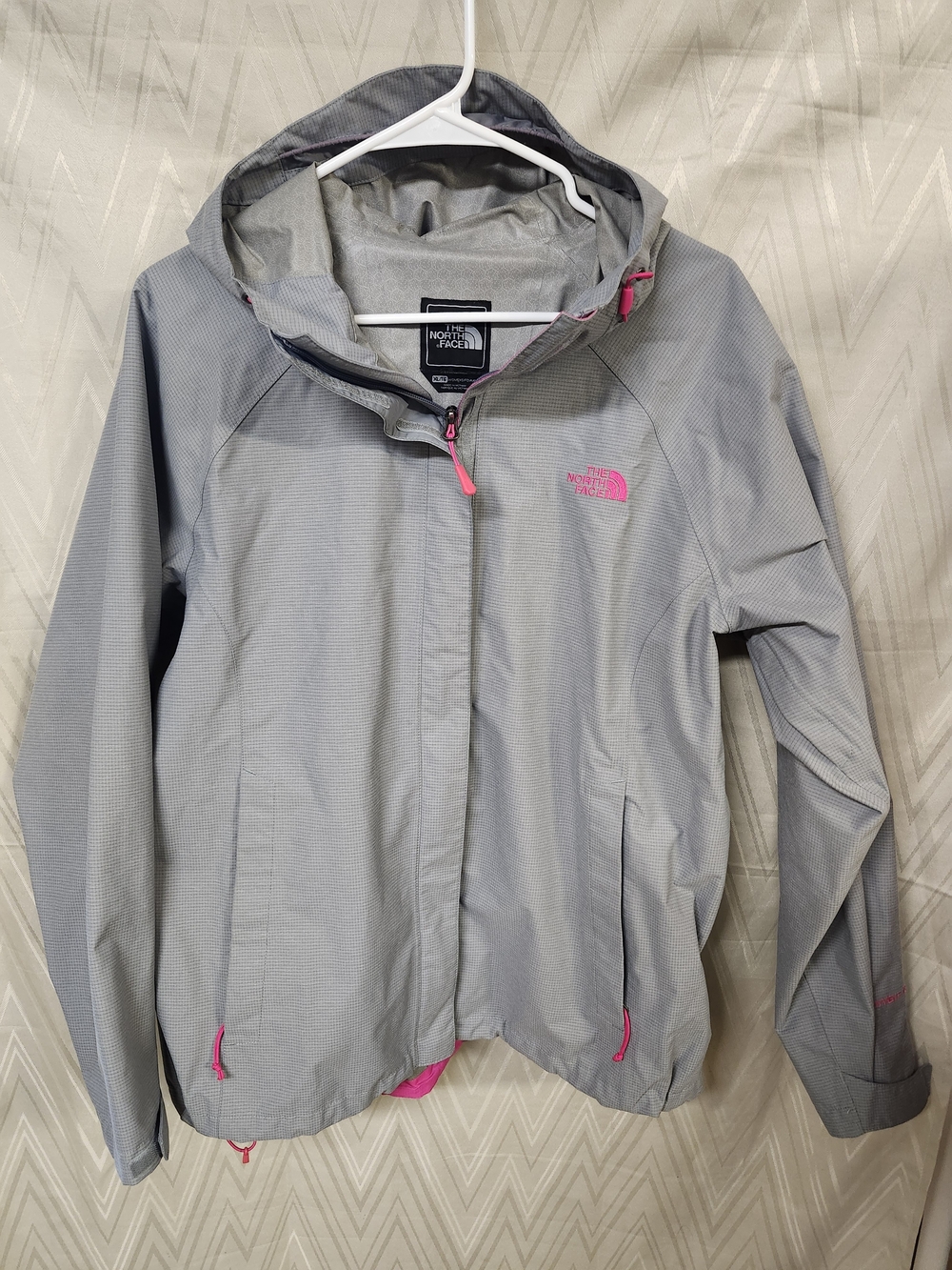The North Face Women's Light Gray Utility Jacket with Pink Trim